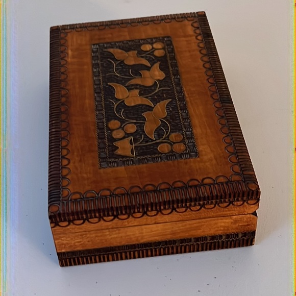 Polish Handcarved Wooden Box - Picture 4 of 8